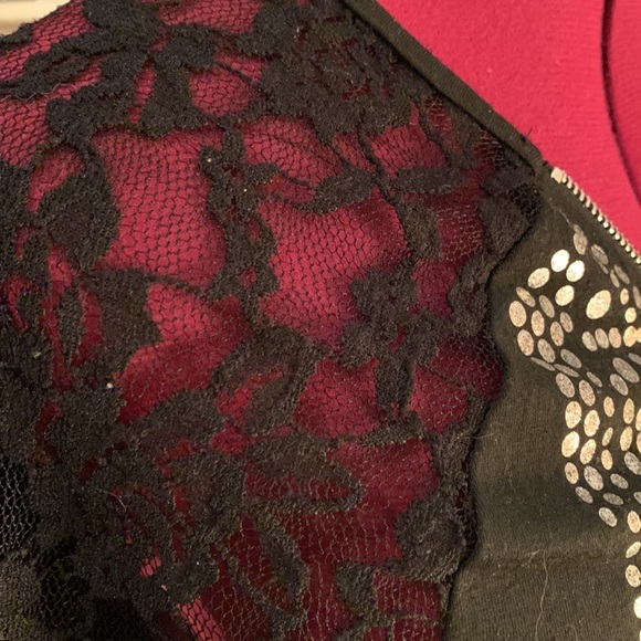 Nora Cora v neck top with 3/4 zipper front detail. - Picture 7 of 10